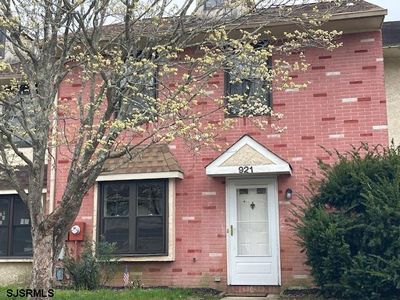 921 Blake Dr