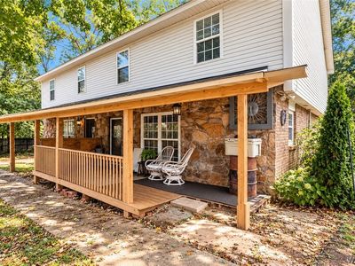 5591-5593 Surrey Ln