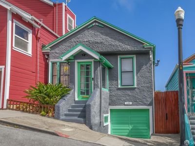 109 Banks St