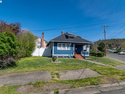 334 NE Nash St