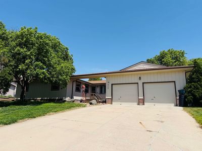 2704 W Prospect Ave