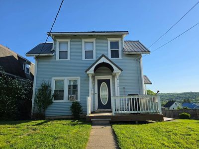 106 E 7th St