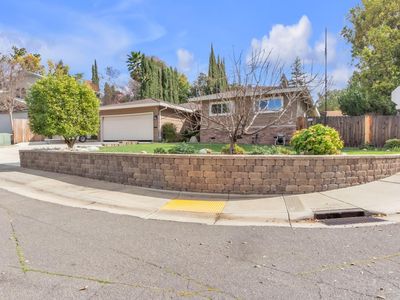 7825 Palmyra Dr