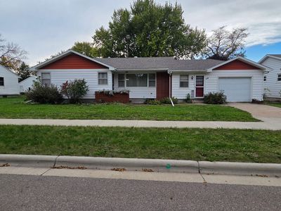 112 2nd Ave N