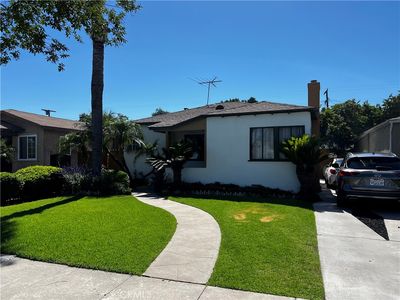 10009 Rosewood Ave