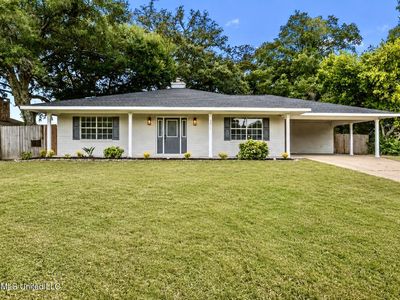 371 Lakeview Blvd