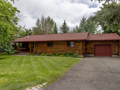 521 Eastridge Dr