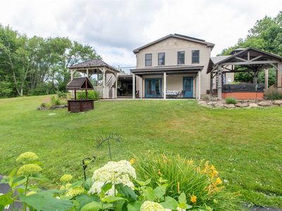 190 Lakeview Drive