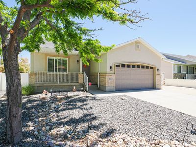 5811 S Crest Flower Way