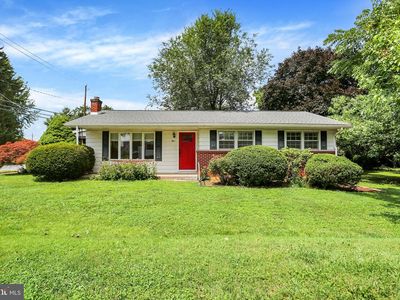 1 E Woodland Dr