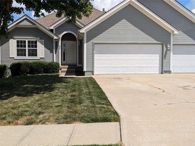 324 NE Woodbury Dr