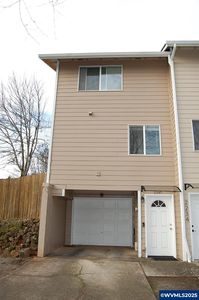 Property at 2240 Maplewood Dr S, Salem, OR