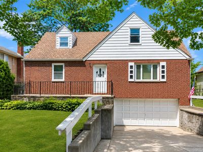 325 W Valley Stream Boulevard