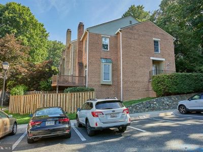 4836 Cloister Dr