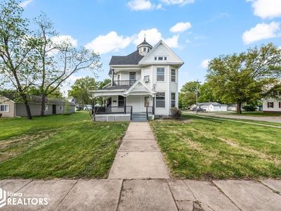 202 W Poplar St