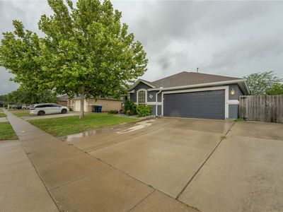 3826 Holland Dr
