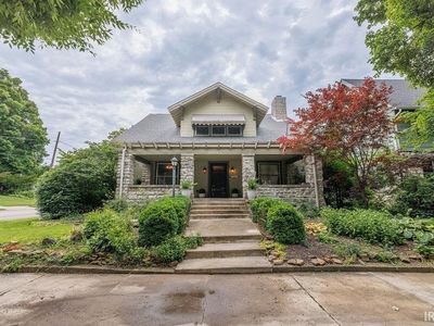 386 N Main St