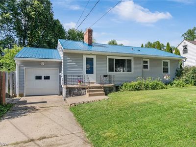209 Grove Ave