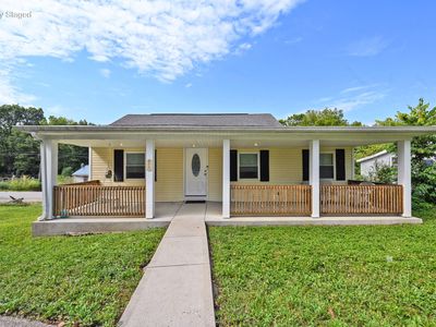 6127 Locust Rd