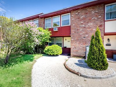 158 Rolling Way