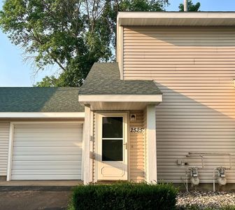 2525 Stockinger Dr