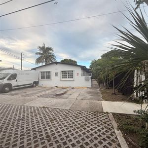 1273 NW 24th St