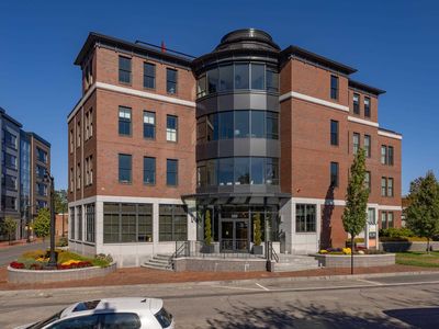 233 Vaughan Street #302