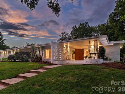 1818 Cloister Dr