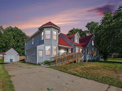 631 Three Mile Rd NE