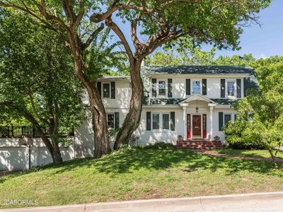 1101 Vineyard Sq