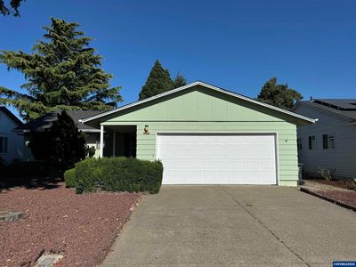 828 Oregon Way