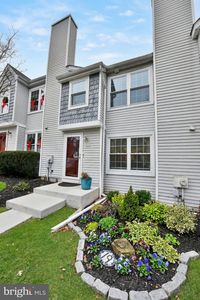 Property at 19 Applewood Ct, Horsham, PA