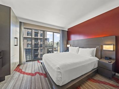 207 5th Ave #950