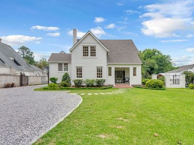 1064 Glen Grattan Dr