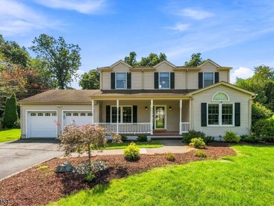 18 Lauren Ct