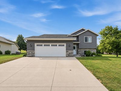 632 Emma Dr SE