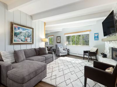 370 E La Bonte Street UNIT 101