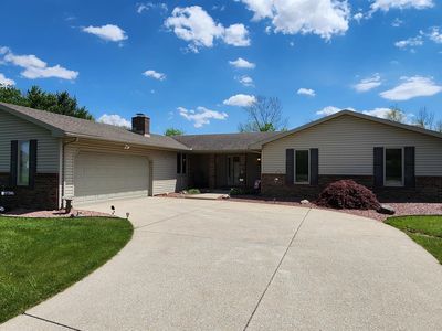 8736 Nicole Dr