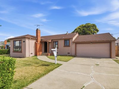 1343 Fargo Ave