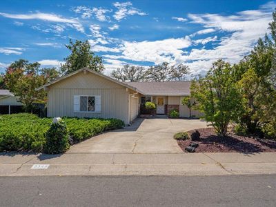 3345 Panorama Dr