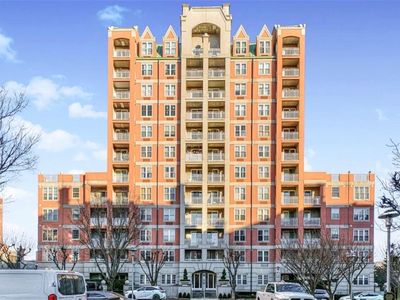 40 Oceana Dr W #Penthouse 2e