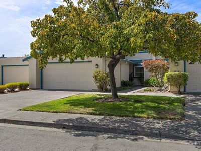 1492 London Circle
