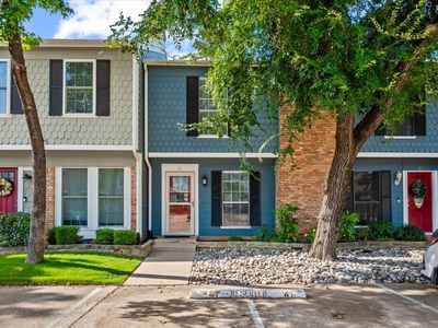 Property at 41 Abbey Rd, Euless, TX