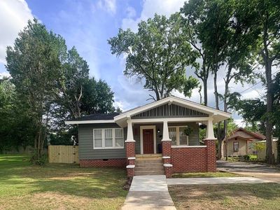 523 W Main St
