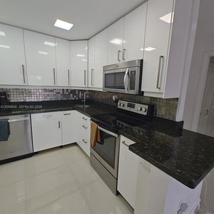 2750 NE 183rd St APT 301