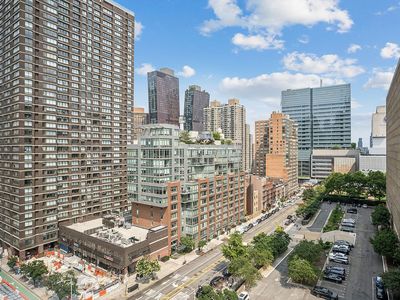 251 E 32nd St #14D