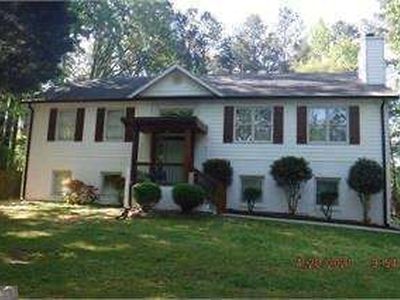 3767 Memorial Pkwy NW