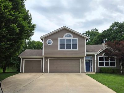 720 SE James Cir