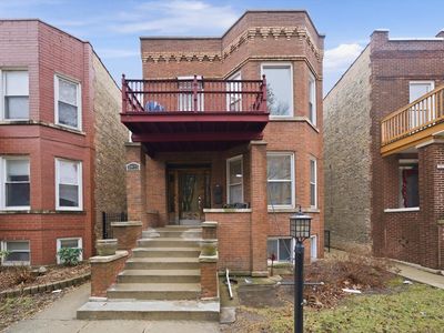3975 W Barry Ave