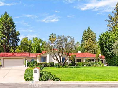 2101 Pioneer Ave